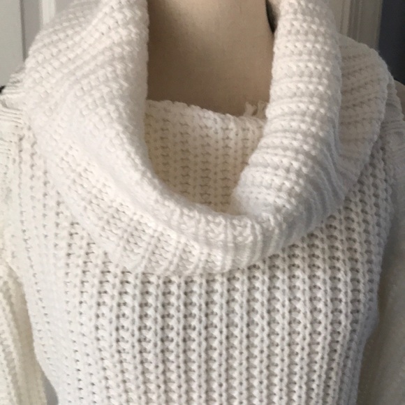 White Cowell Neck sweater NWT - Picture 2 of 4